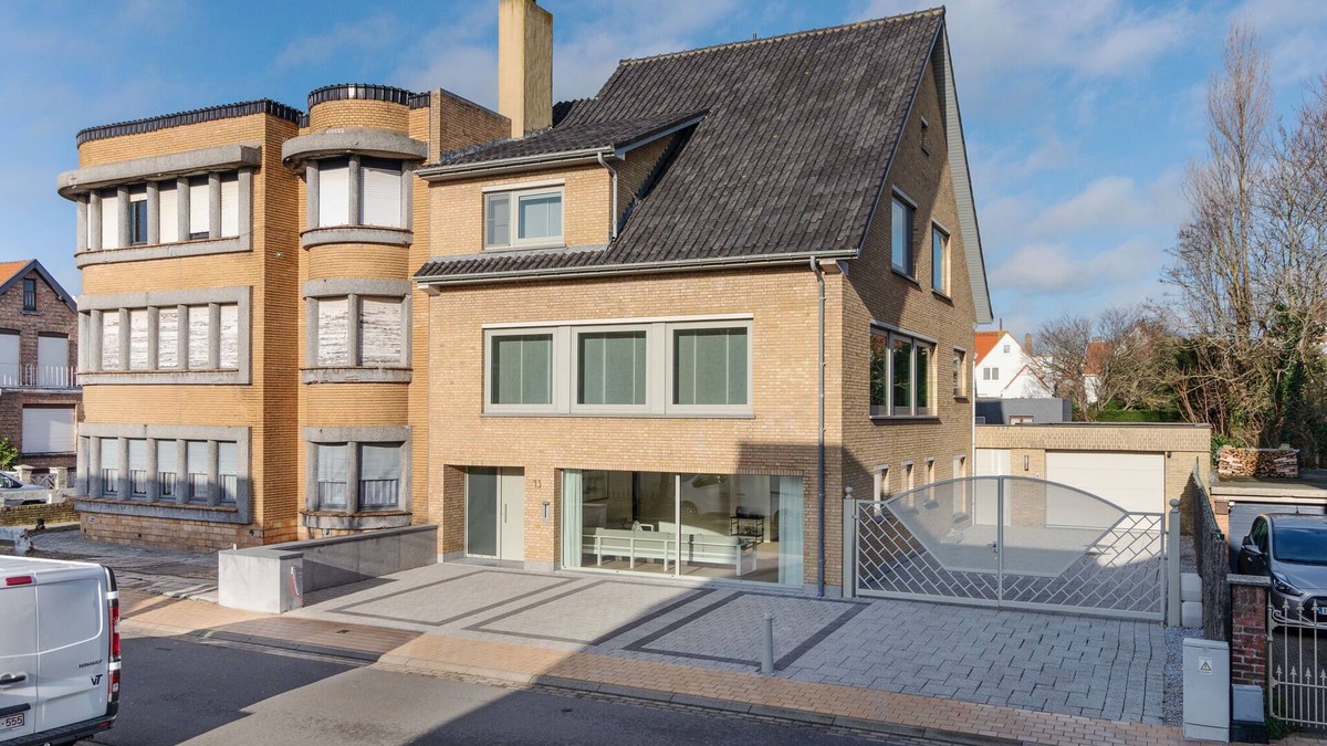 De Panne House | Beachfront Home with Sauna