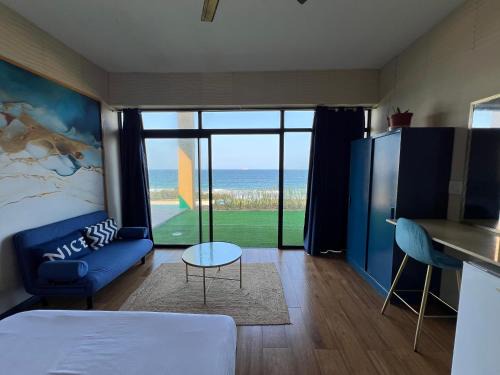 La Mercy Apartment | Beachfront Hotel, La Mercy