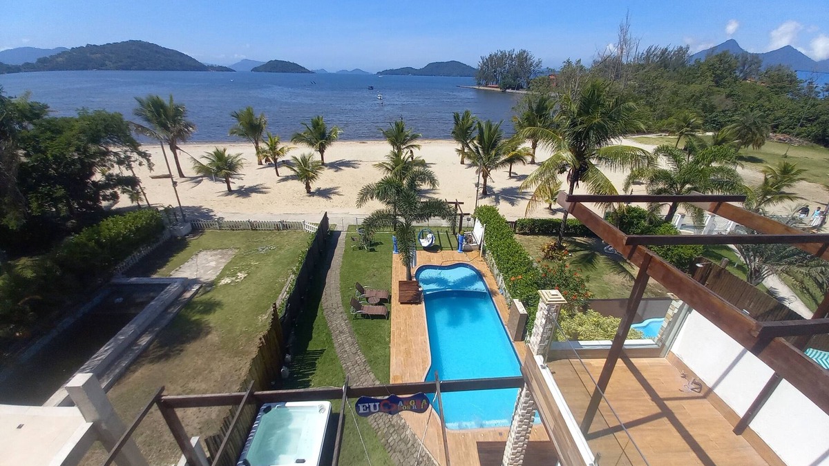 Itinga House | Beachfront house with 5 suites in condominium - Angra dos Reis
