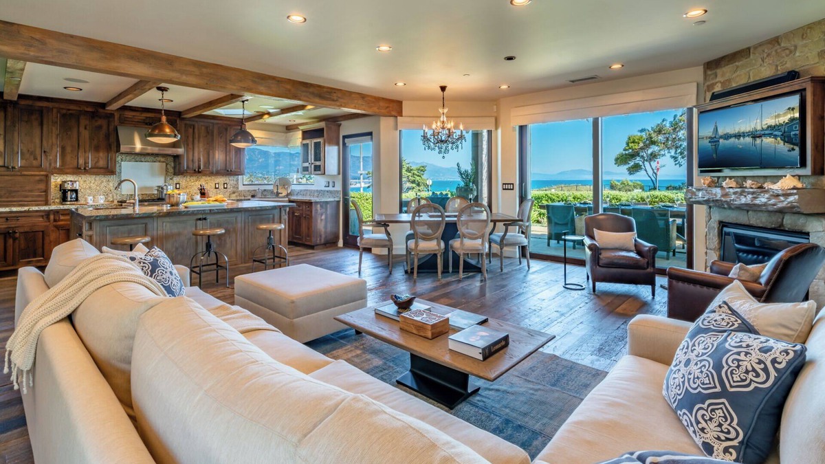 East Mesa House | Beachfront Living at its Best on the Mesa