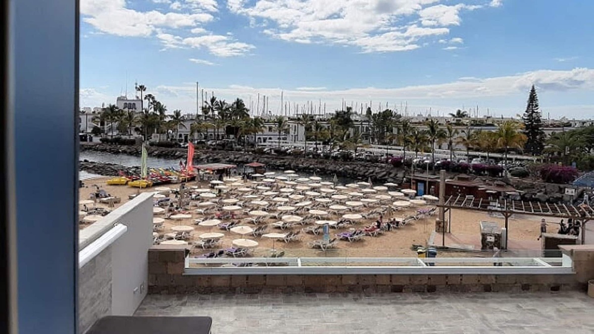 Playa de Mogan Apartment | Beachfront Loft in Puerto de Mogan by El Sirocco