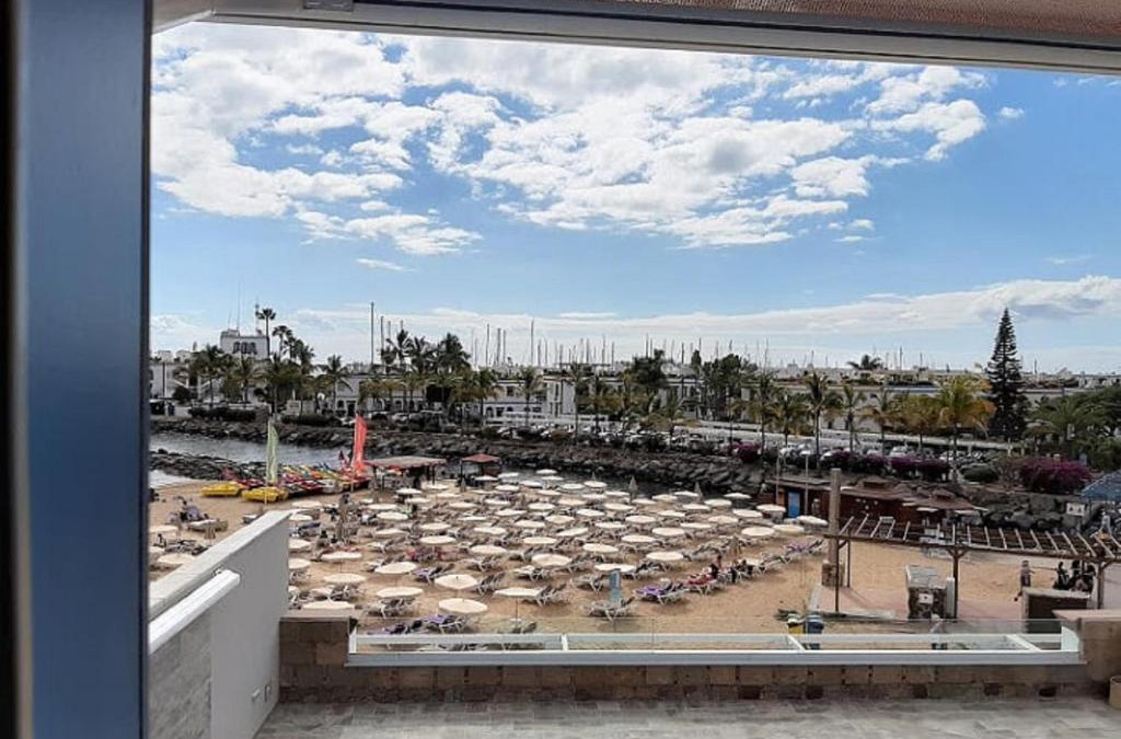 Playa de Mogan Apartment | Beachfront Loft in Puerto de Mogan by El Sirocco