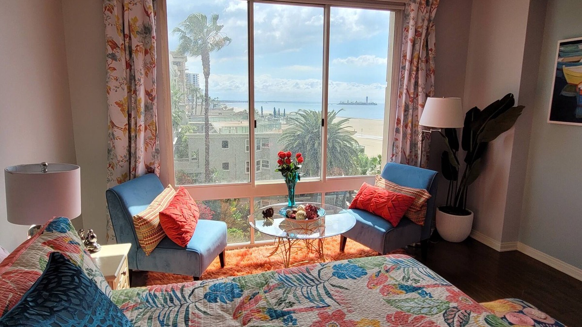 Alamitos Beach Condo | Beachfront Lux Condo