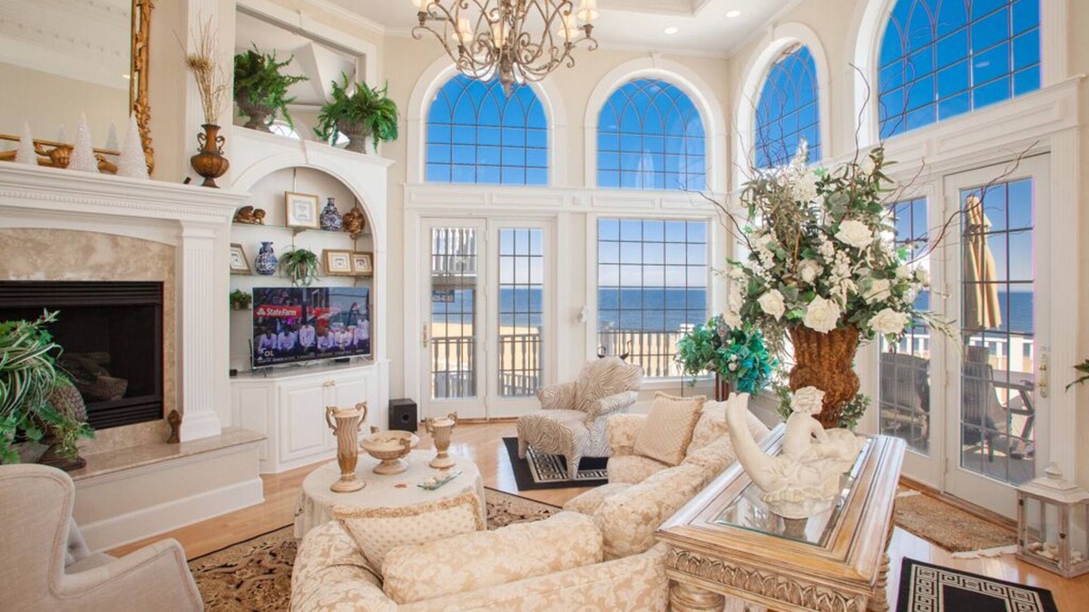 Sandbridge House | Beachfront Luxury Home,SALT WATER , POOL&SPA ,Pet Friendly