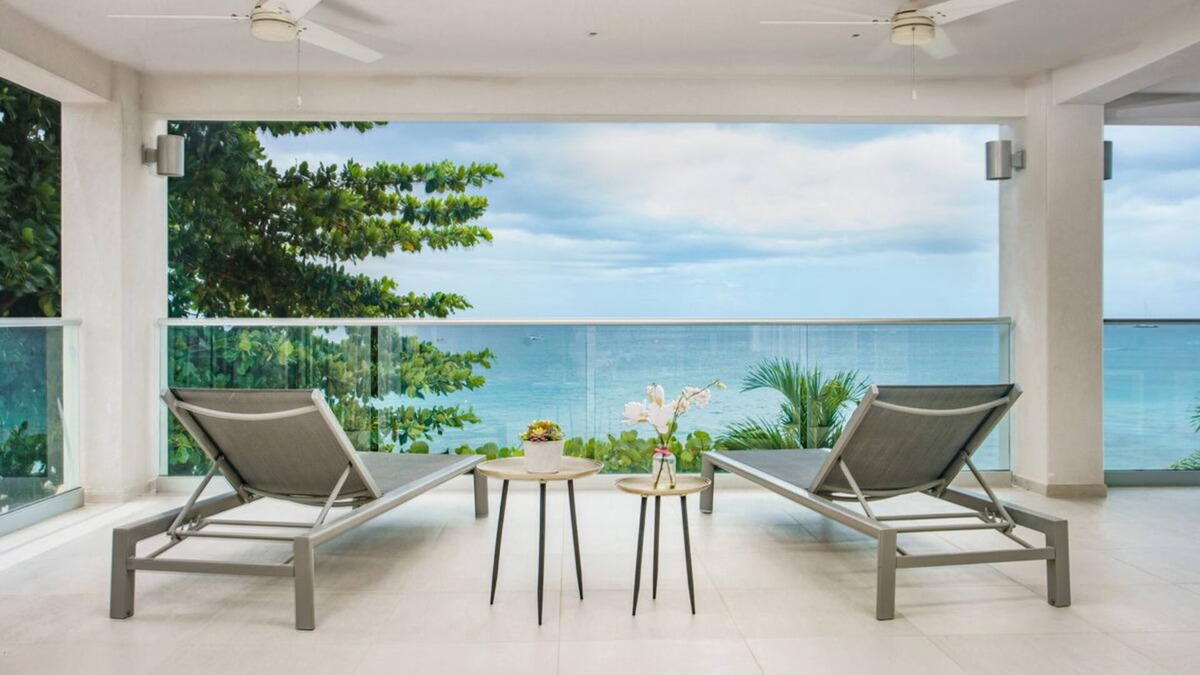 Old Trees Bay Apartment | Beachfront Luxury - The One at St. James (4 bed)