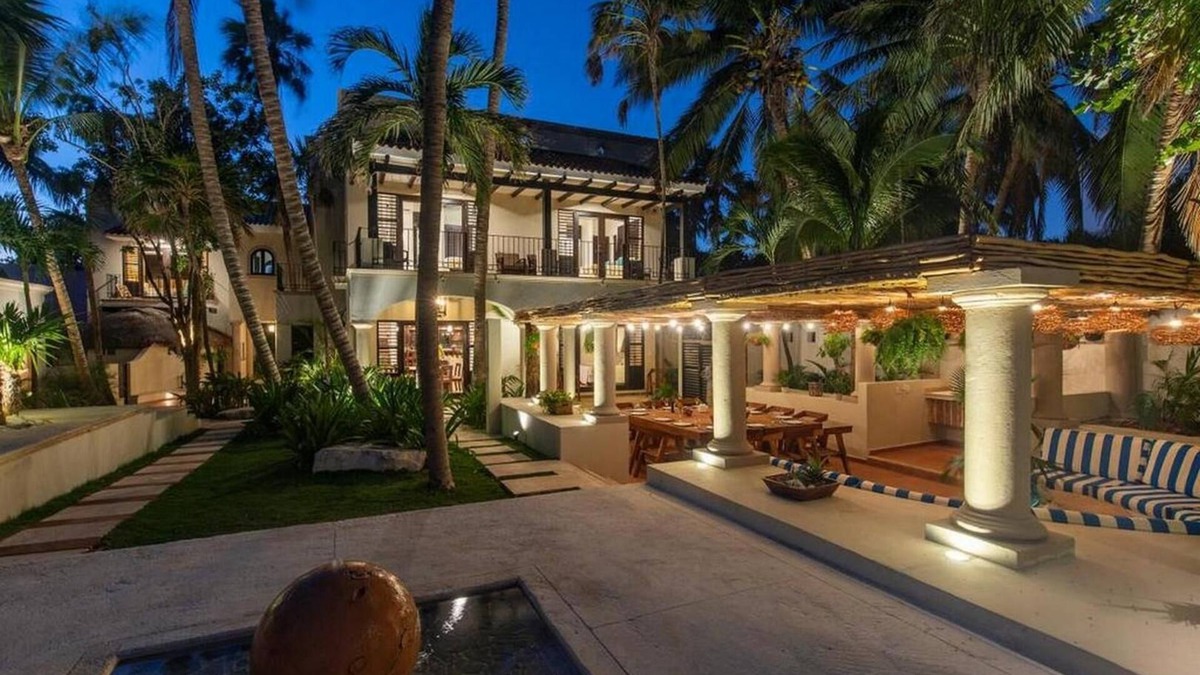 Soliman Bay Villa | BEACHFRONT LUXURY VILLA ON A PRIVATE BAY
