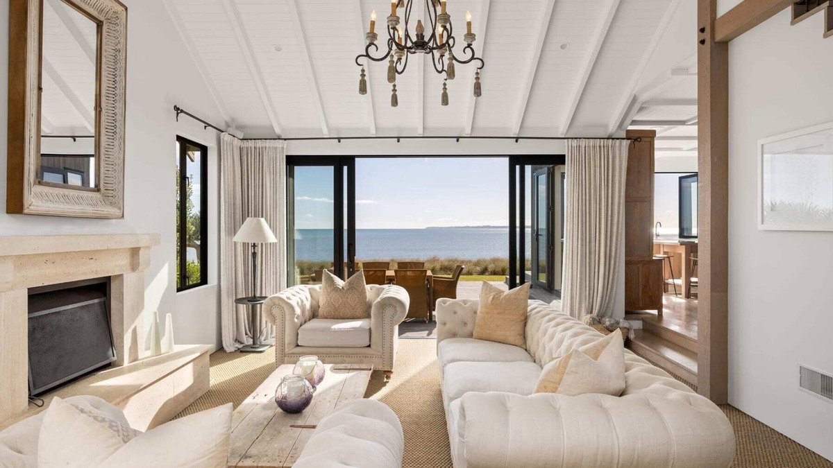 Papamoa Beach House | Beachfront Mediterranean Villa