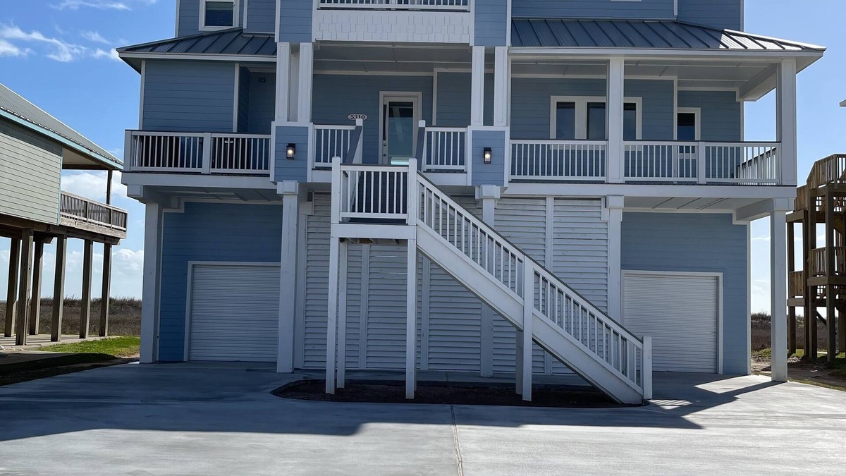 Freeport House | Beachfront NEW Luxury Build-4B, 4.5B, Elevator, near Surfside Beach, Freeport TX