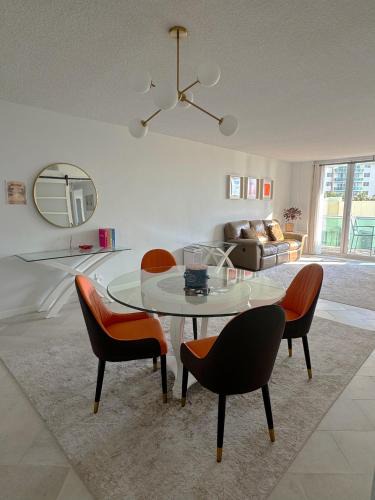 Hollywood South Central Beach Apartment | Beachfront one bedroom in the Tides in Hollywood