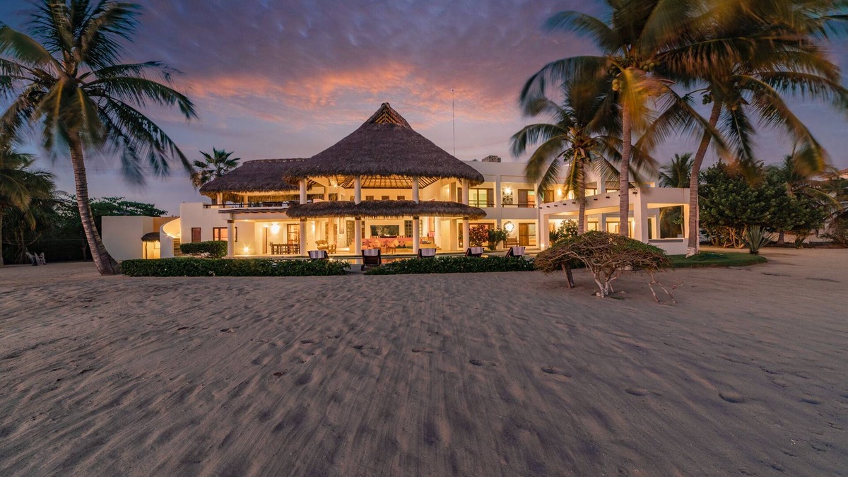 Santa Maria Colotepec Villa | Beachfront Open-Air Oasis