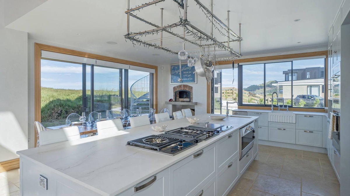 Opito Bay House | Beachfront Paradise - Opito Bay Holiday Home