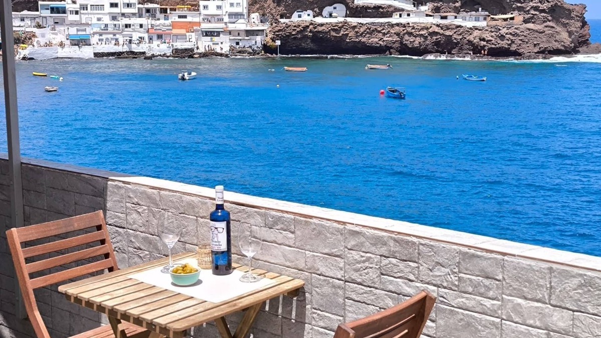 Telde Apartment | Beachfront penthouse in Tufia - Eco retreat with panoramic views