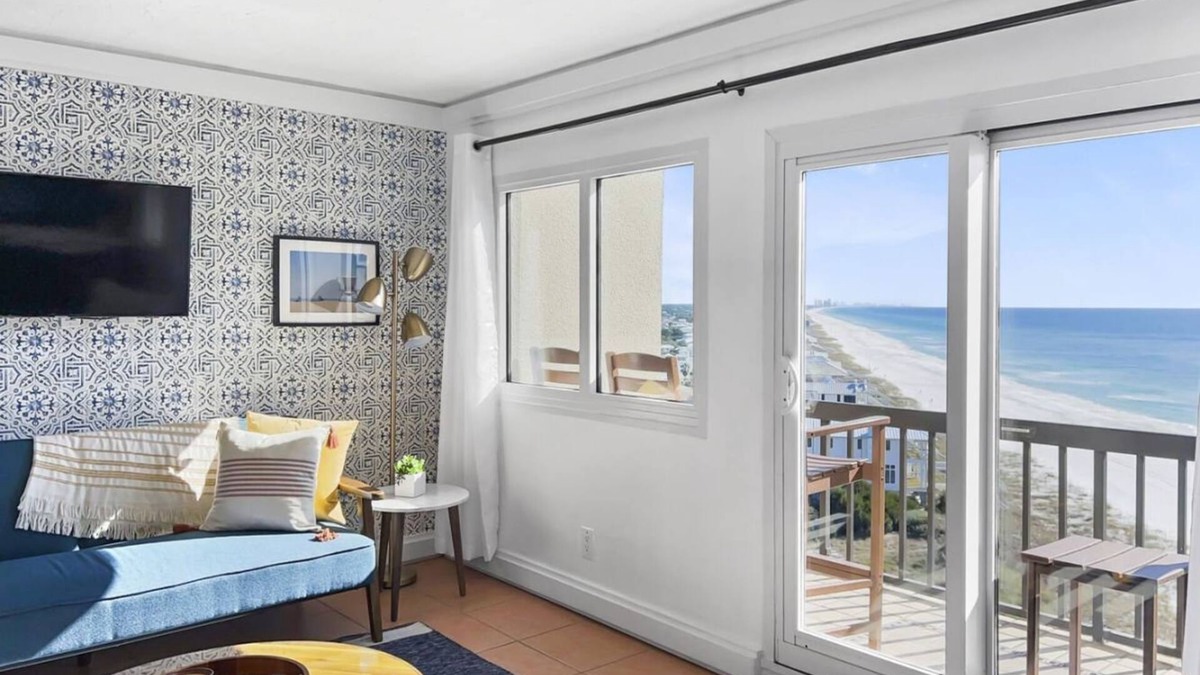 Sunnyside Condo | ☀️BeachFront-Pool-Tennis Courts-Pinnacle Port 12 Casa Francesca☀️