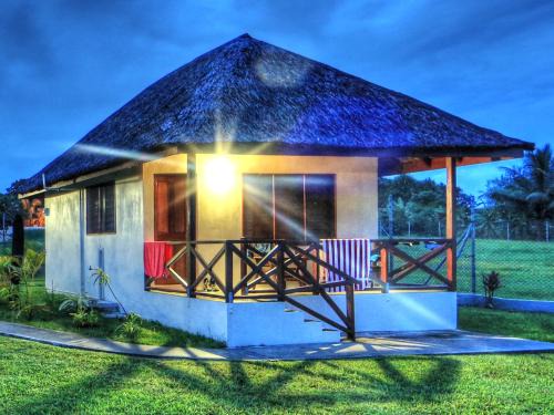 Luganville Resort | Beachfront Resort