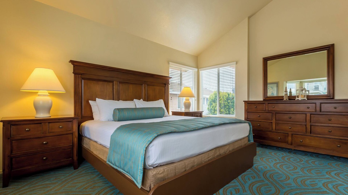 Oxnard Shores Hotel | Beachfront Retreat | 4 Units | Mandalay Beach Access
