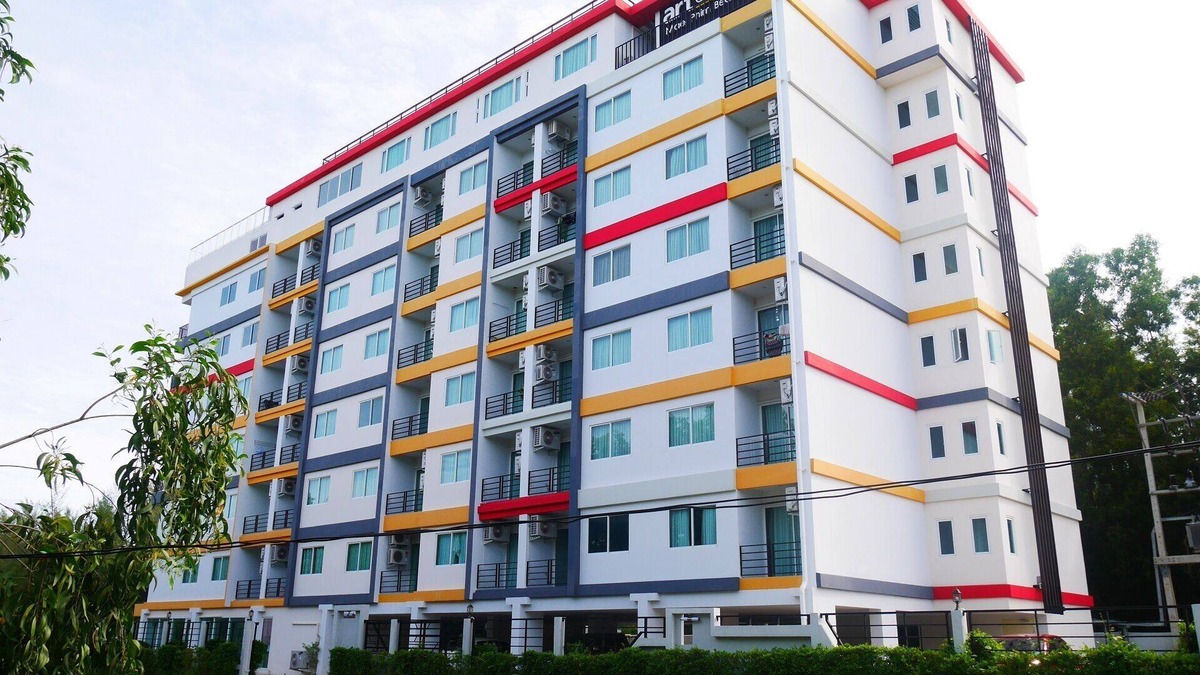 Chakphong Condo | Beachfront, Rooftop saltwater pool with panoramic sea view