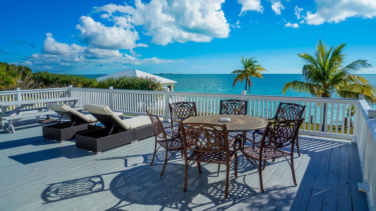 Spanish Wells House | Beachfront - Royal View Villa