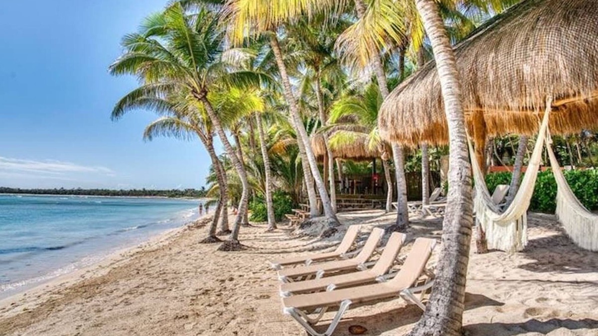 Soliman Bay Villa | Beachfront Soliman Bay Villa 33- for 26 guests!