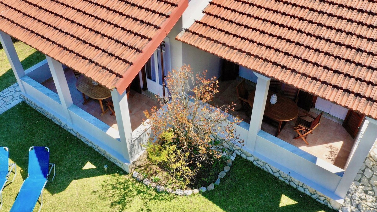 Acharavi Apartment | Beachfront Suite GardenMare 1