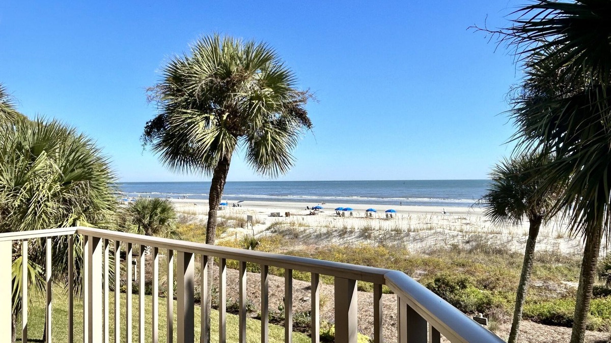 Beach Lagoon Condo | BEACHFRONT VILLA WITH OCEAN VIEWS! NEAR GOLF, DINING, SHOPPING HILTON HEAD