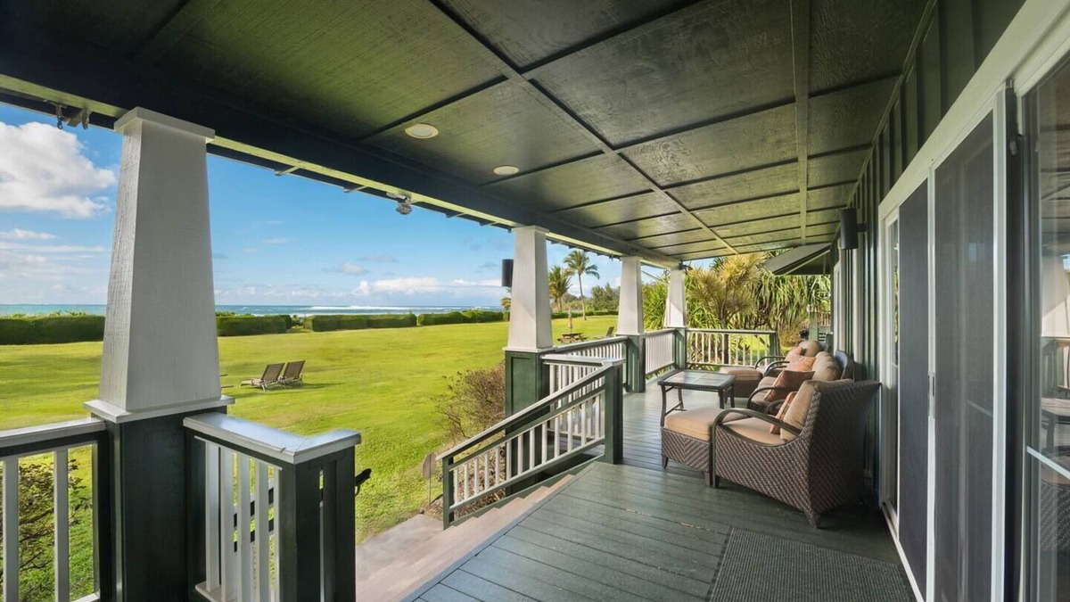 Hanalei House | Beachfront Vacation Rental with AC throughout