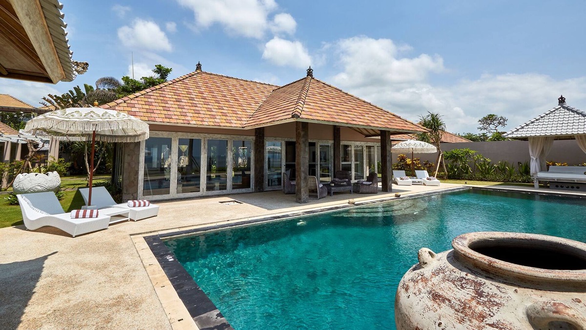 Sukawati Villa | Beachfront Villa 4 Bedroom with Private Pool Sunrise