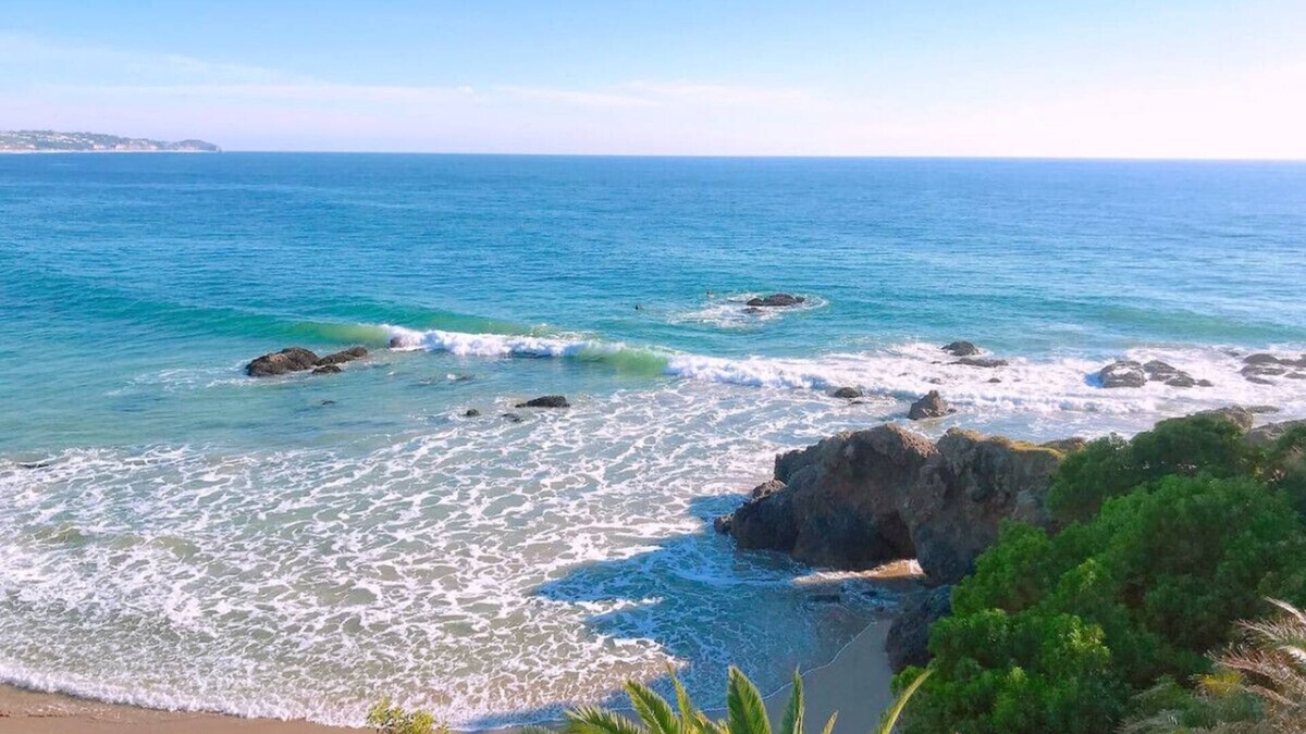 Western Malibu House | Beachfront Villa Broad Beach w/direct beach access