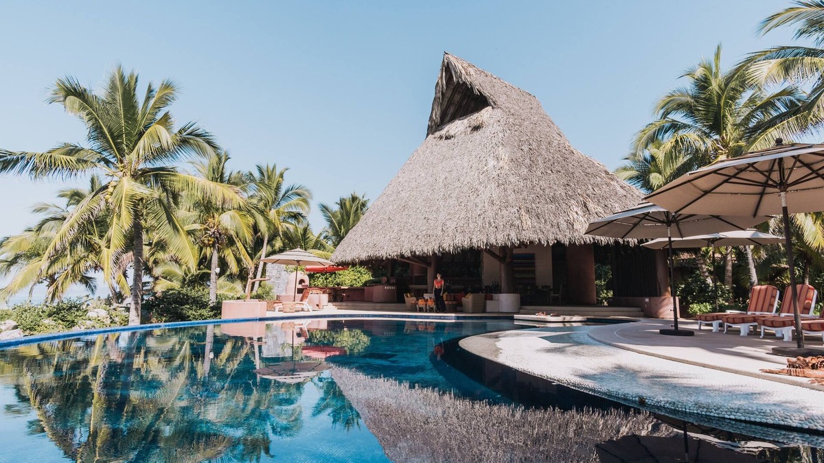 Ixtapa - Zihuatanejo House | Beachfront Villa! Escape to this luxurious property 5 bedrooms, with chef & pool