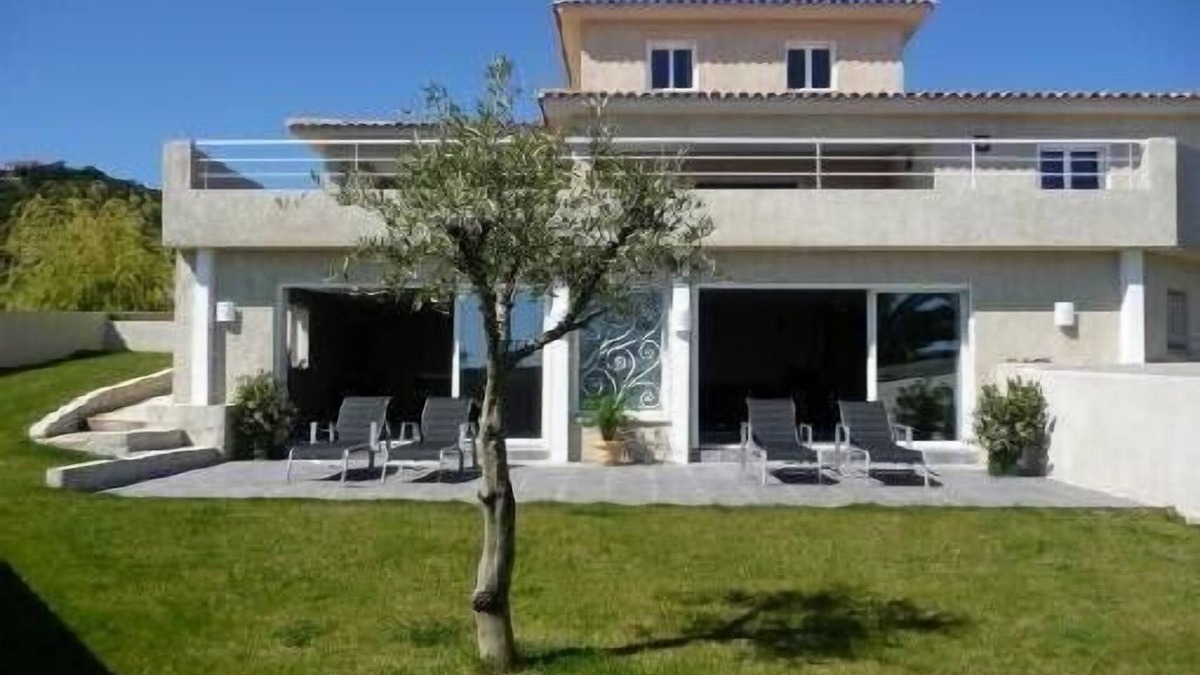 Solenzara Villa | Beachfront villa, heated indoor pool, 8 people, well equipped