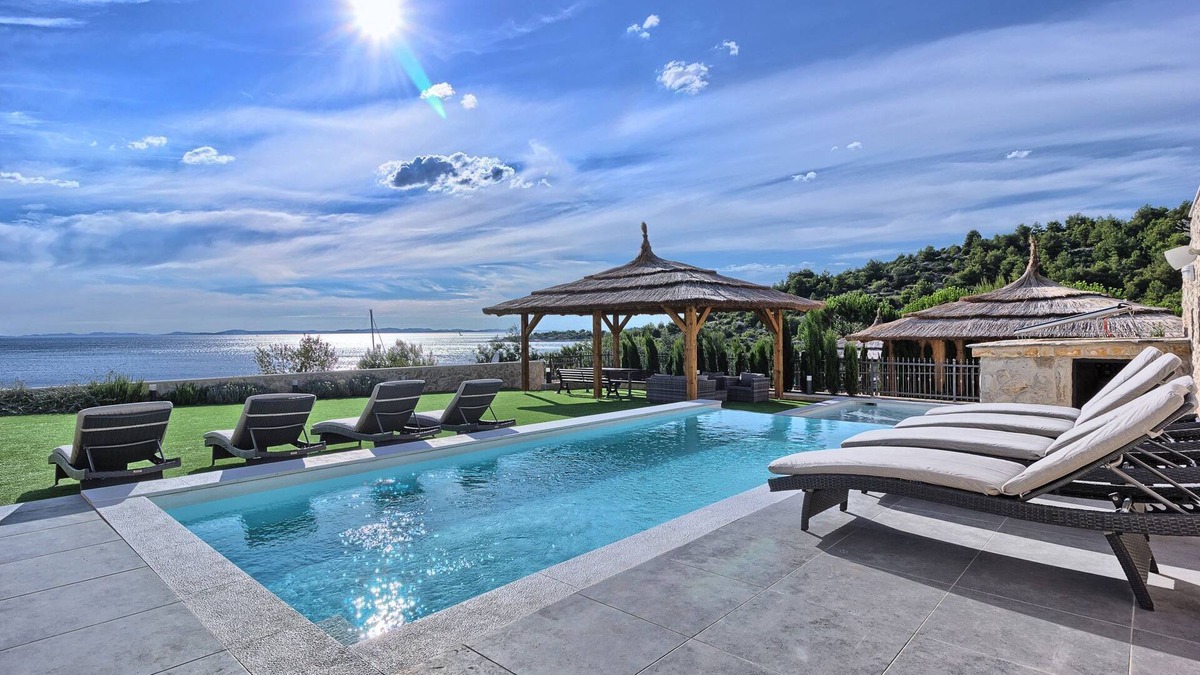 Susica Villa | Beachfront Villa New Horizons I