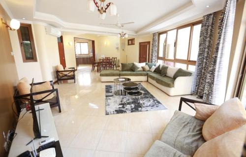 Mombasa Apartment | BeachLuxe 3bdr Pool Beach Access