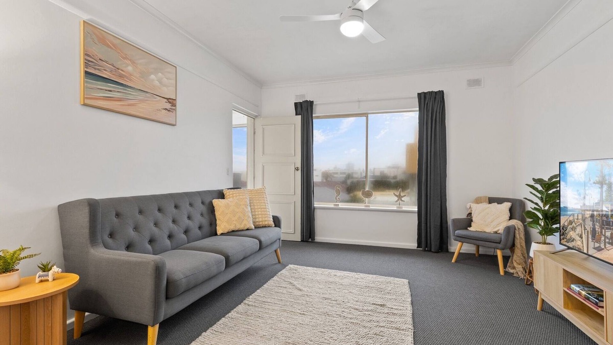 Glenelg North Apartment | Beachside 2-Bed Apartment with Balcony Views