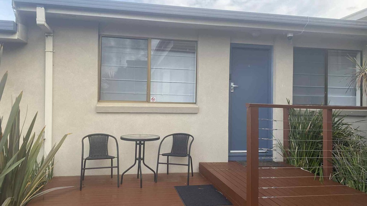 Hawley Beach Apartment | Beachside 2 bedroom unit in small complex - directly opp the Port Sorrell SLSC