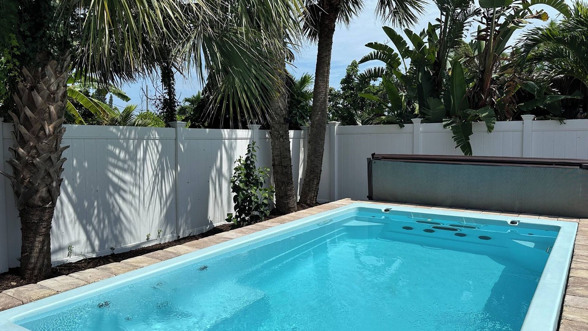 Boardwalk House | Beachside 3bedroom home plus studio & a big swim spa in awesome New Smyrna Beach