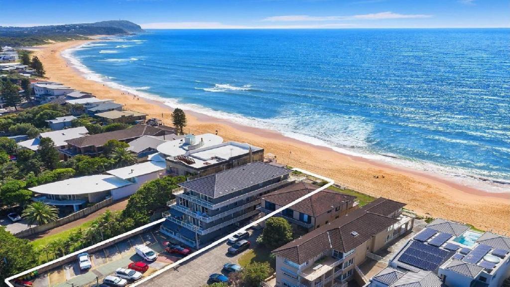 Wamberal House | Beachside #7 Close To Beach Accom Holidays