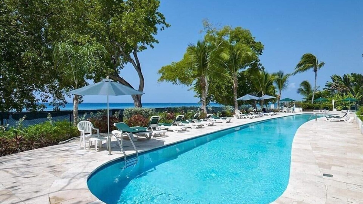 Old Trees Bay Apartment | Beachside Apartment on Paynes Bay, St. James. West coast of Barbados.