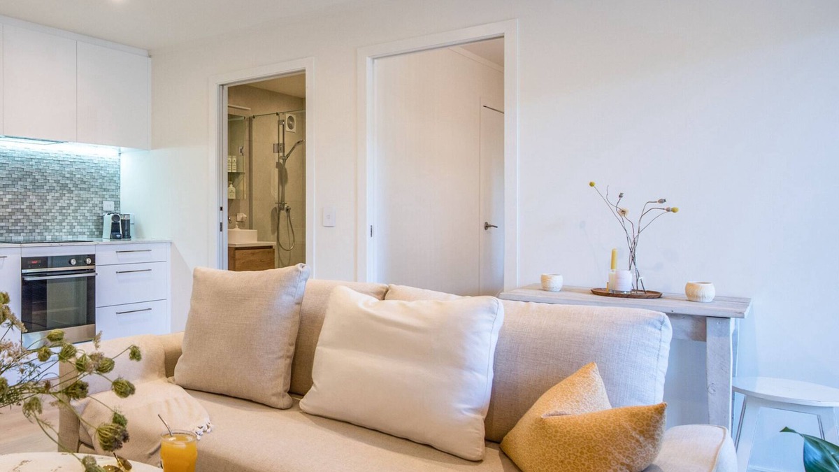 Palm Beach Apartment | BEACHSIDE APARTMENT at PALM | Coast & Country | WINTER DEAL - Stay 3, Pay for 2