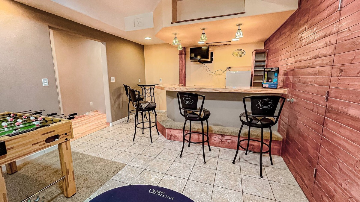 Phillips Apartment | Beachside at Long Lake North, Comfy 2 Bedroom on the Lake