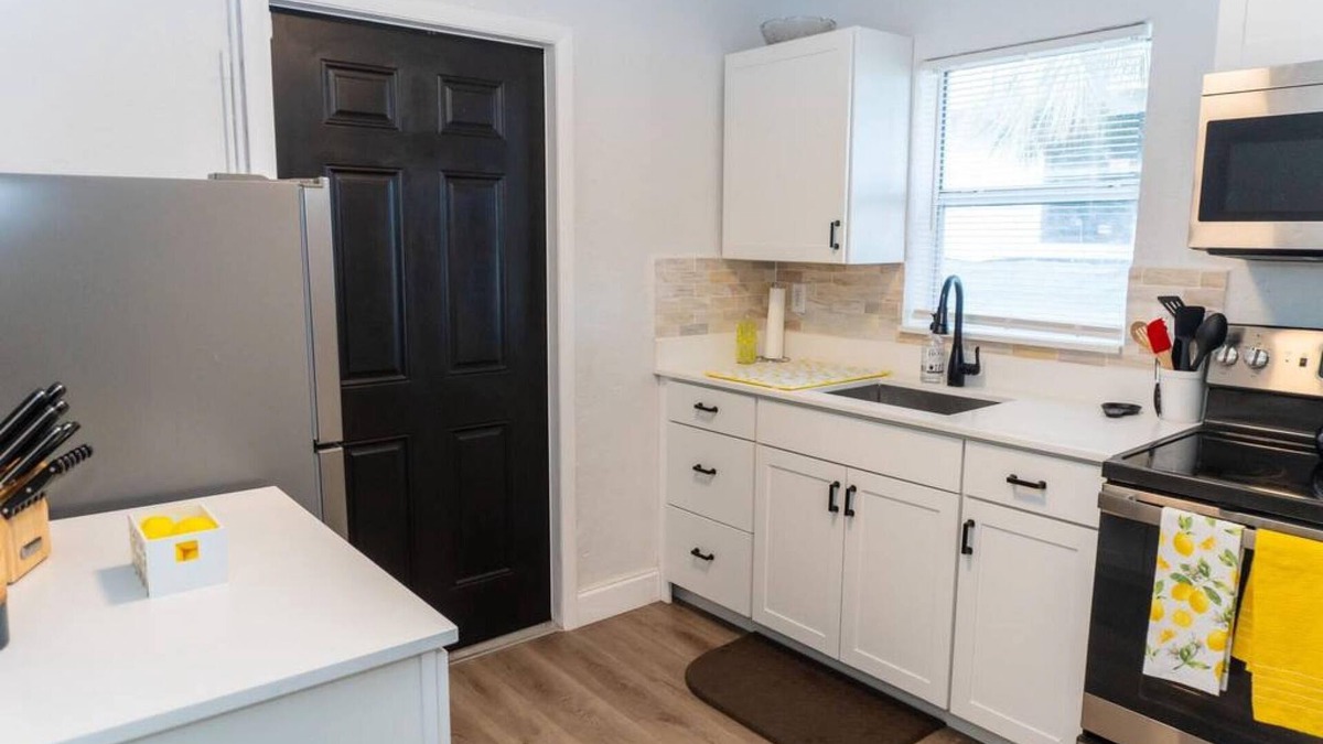 Pompano Beach House | Beachside Bliss Cozy 2 BD Retreat Pompano Beach