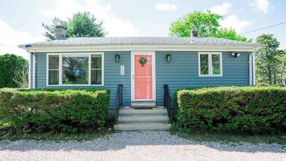 Kenyon House | Beachside Bungalow - Charlestown, RI
