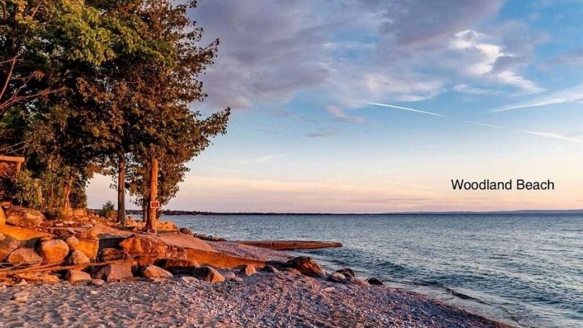 Tiny Cottage | Beachside Escape: Tranquil Cottage Retreat Steps from the Shore! (Pet-friendly)n