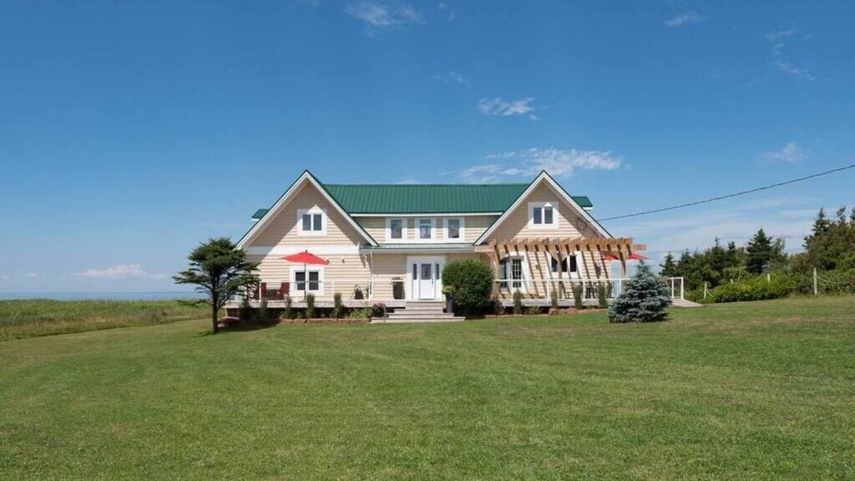 Pictou County Villa | Beachside Getaway Villa with space for 20+