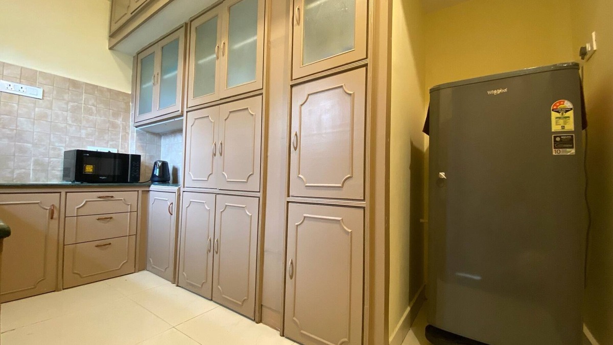 Visakhapatnam Apartment | Beachside Getaway:Fully furnished 2BHK, Modern Amenities, WiFi, 200m to sea