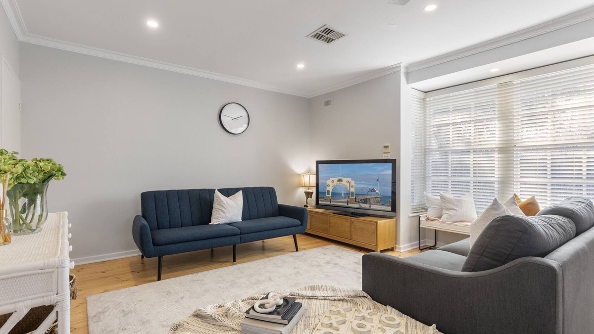 Brighton House | Beachside House with Garage and Outdoor Space