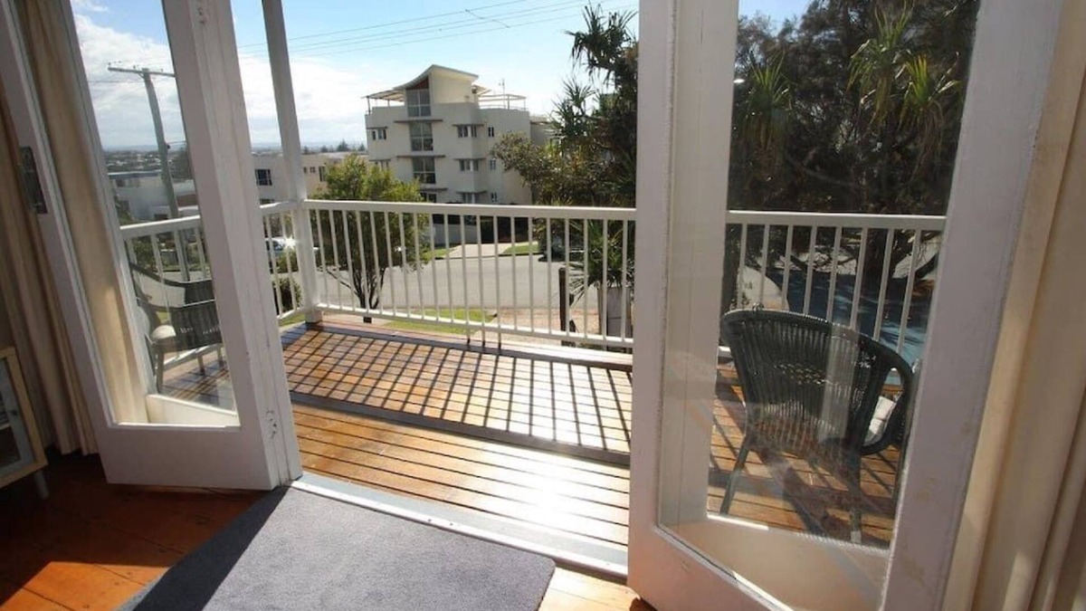 Moffat Beach House | Beachside Living 5 Bedroom Home steps to Moffat!