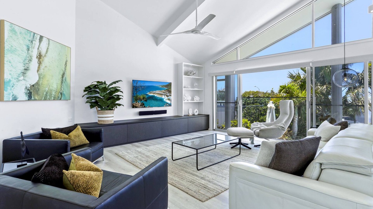 Castaways Beach House | Beachside luxury in Sunrise Beach