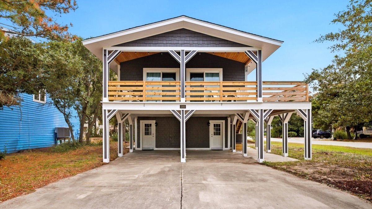 Nags Head House | Beachside OBX Getaway – Game Room & Decks