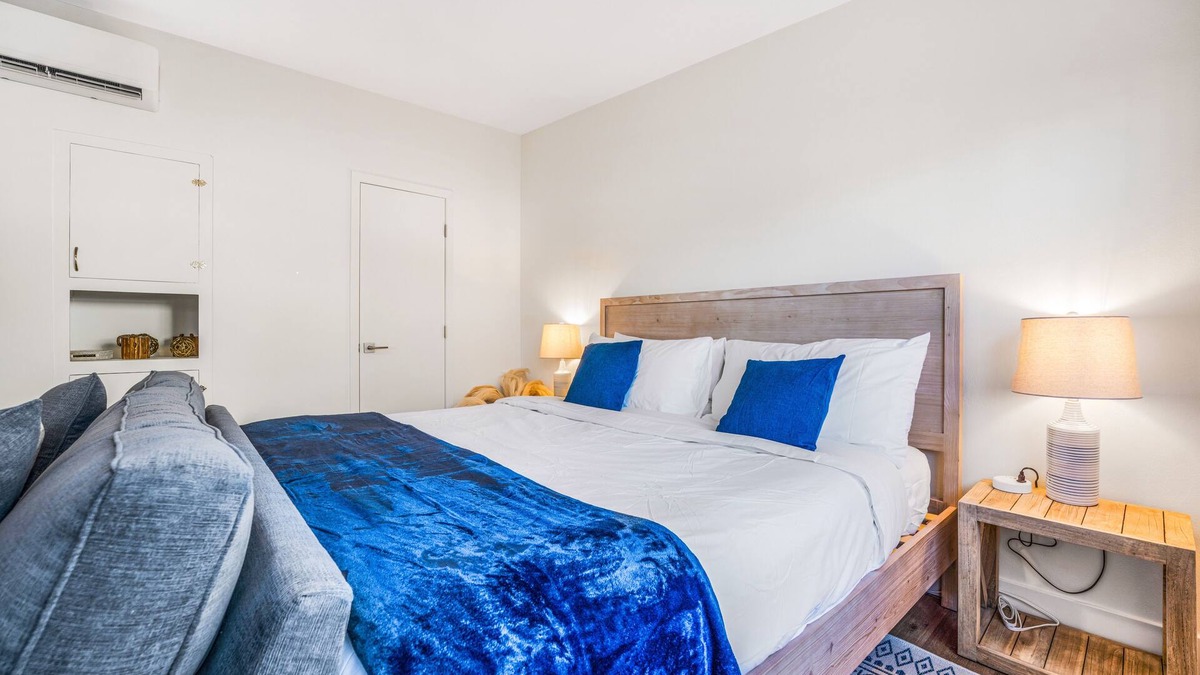 Crown Point Apartment | Beachside Retreat: Large Studio with AC 2 Blocks to Beach w/Parking
