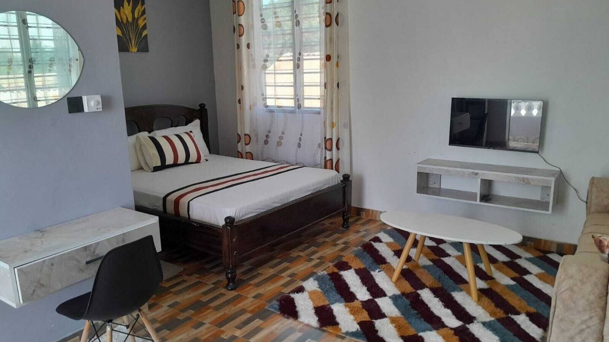 Kilifi Apartment | Beachside Spacious Haven: Walk to Sand and Shops