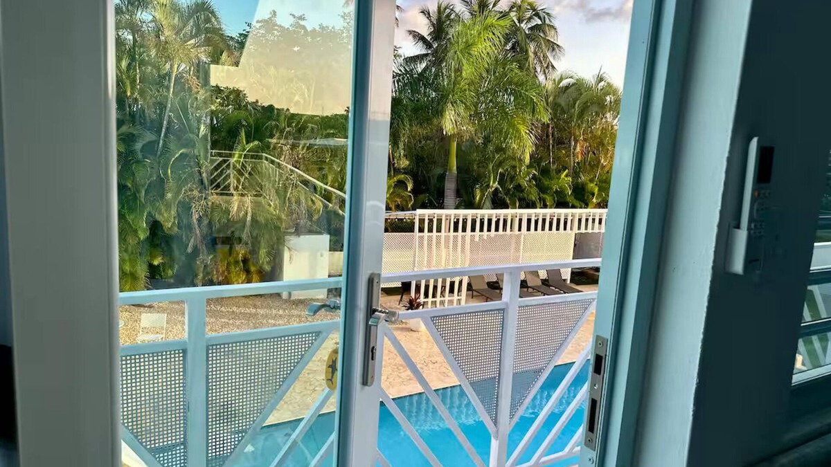 Aguacate Apartment | Beachtown Luxury Villas Apt. 204